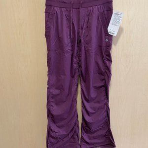 NEW LULULEMON SIZE 4 "Dance Studio" Pants NWT! Perfect condition!